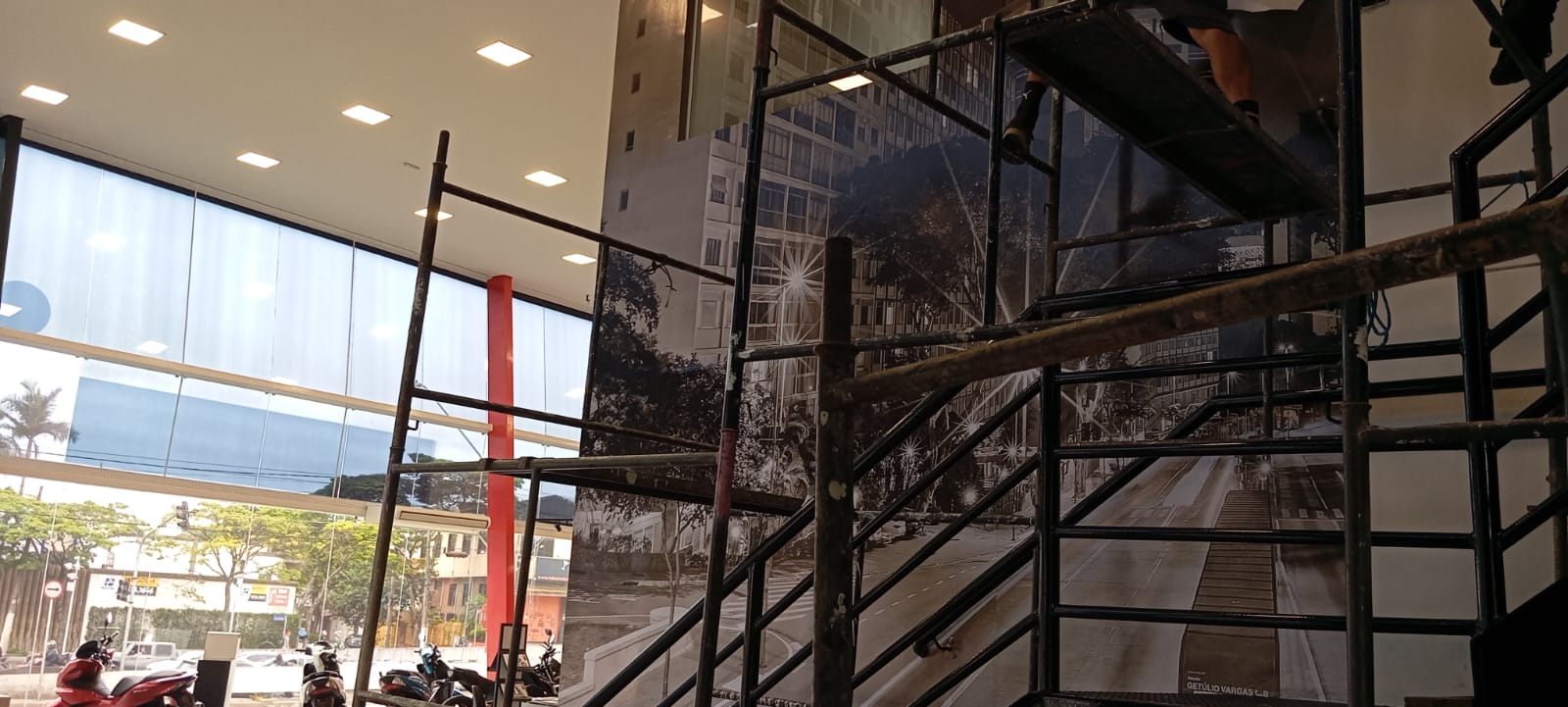 Adesivo grande formato